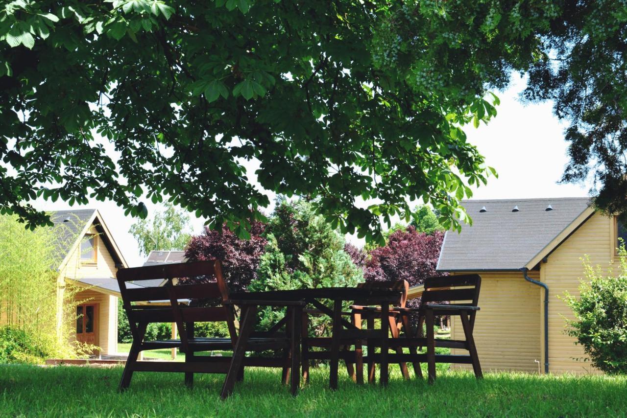 Matko Airport Es Elmenykoezpont Bed & Breakfast Eksteriør bilde
